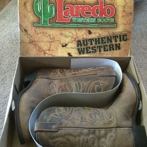 Women’s Authenic Laredo Cowgirl boots